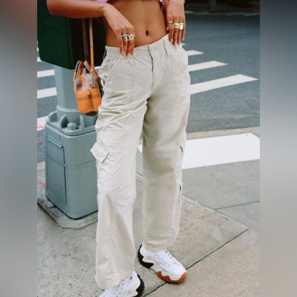 y2k urban outfitters lowrise cargo pants size xs